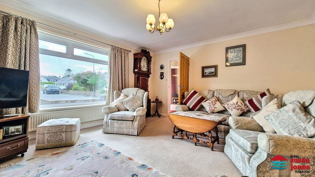 Property photo 3 of 22