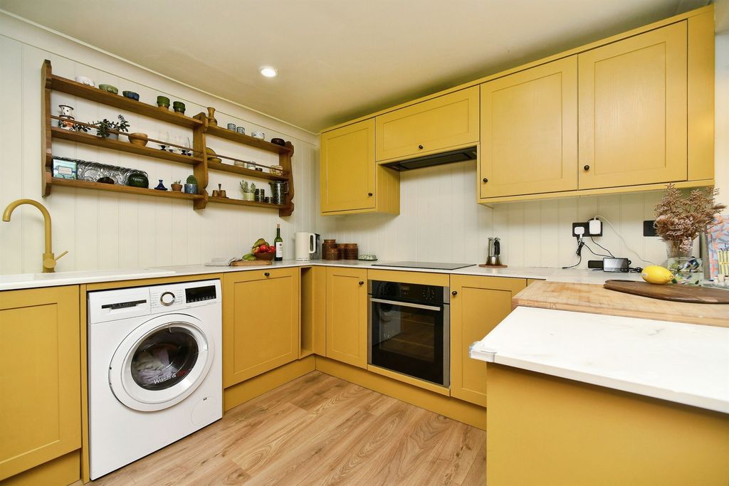 Property photo 2 of 23