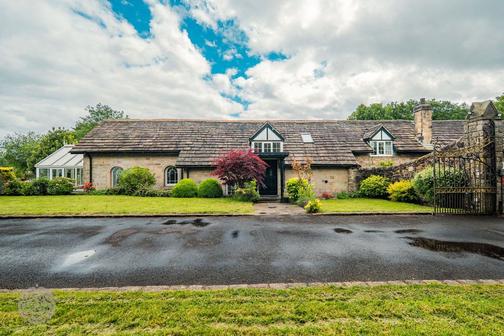 Property photo 1 of 40
