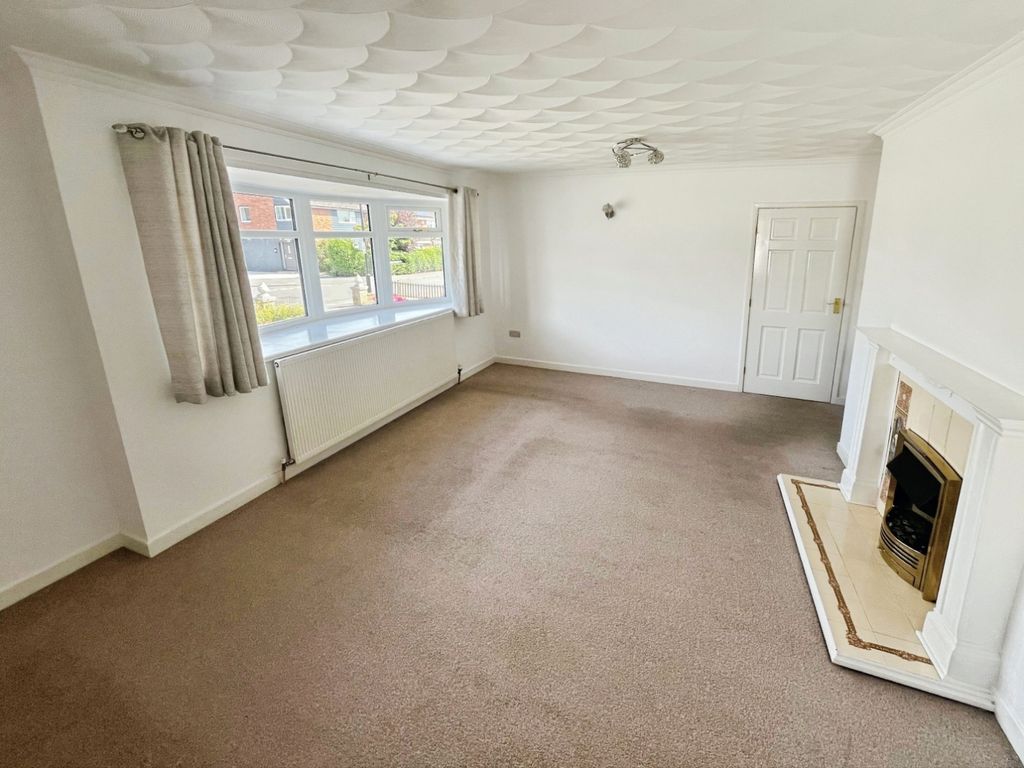 Property photo 2 of 12 Pbox-Bedroom-321554.Jpg