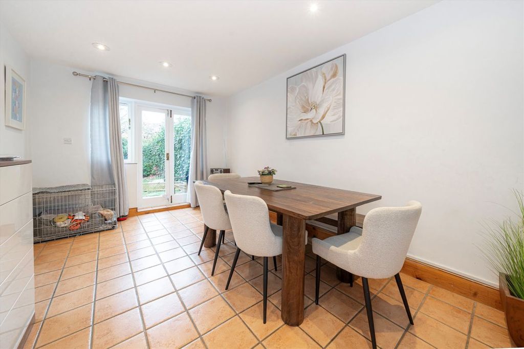 Property photo 3 of 8