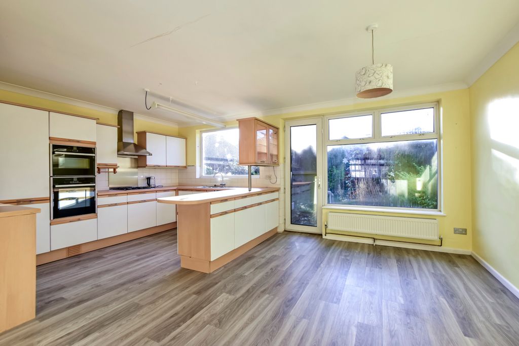 Property photo 3 of 18 Dsc_0806-Dsc_0807