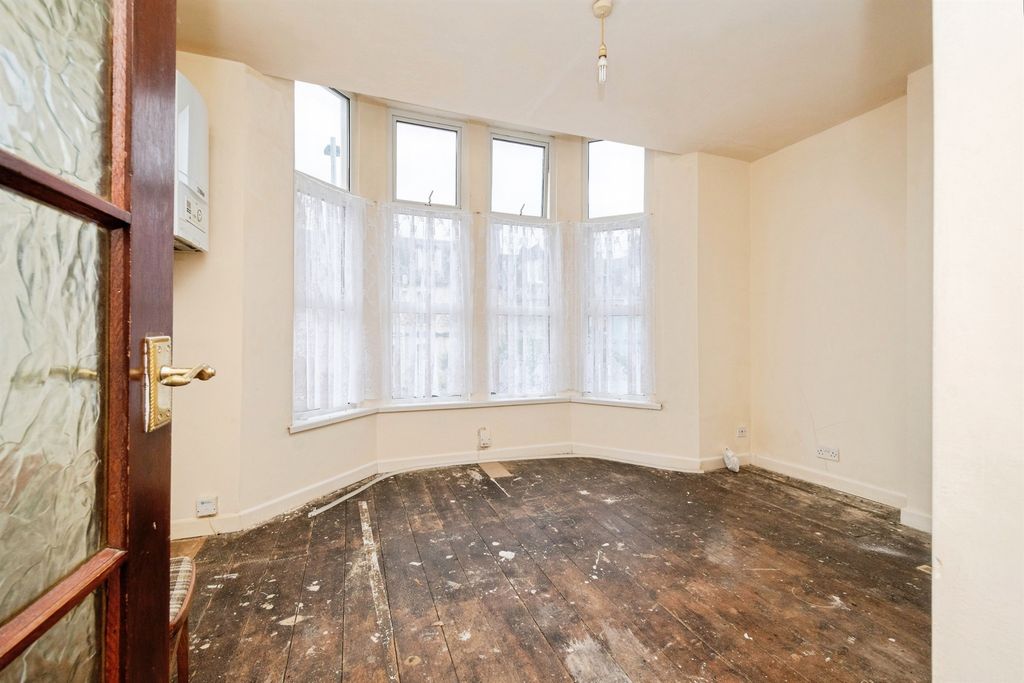 Property photo 3 of 14