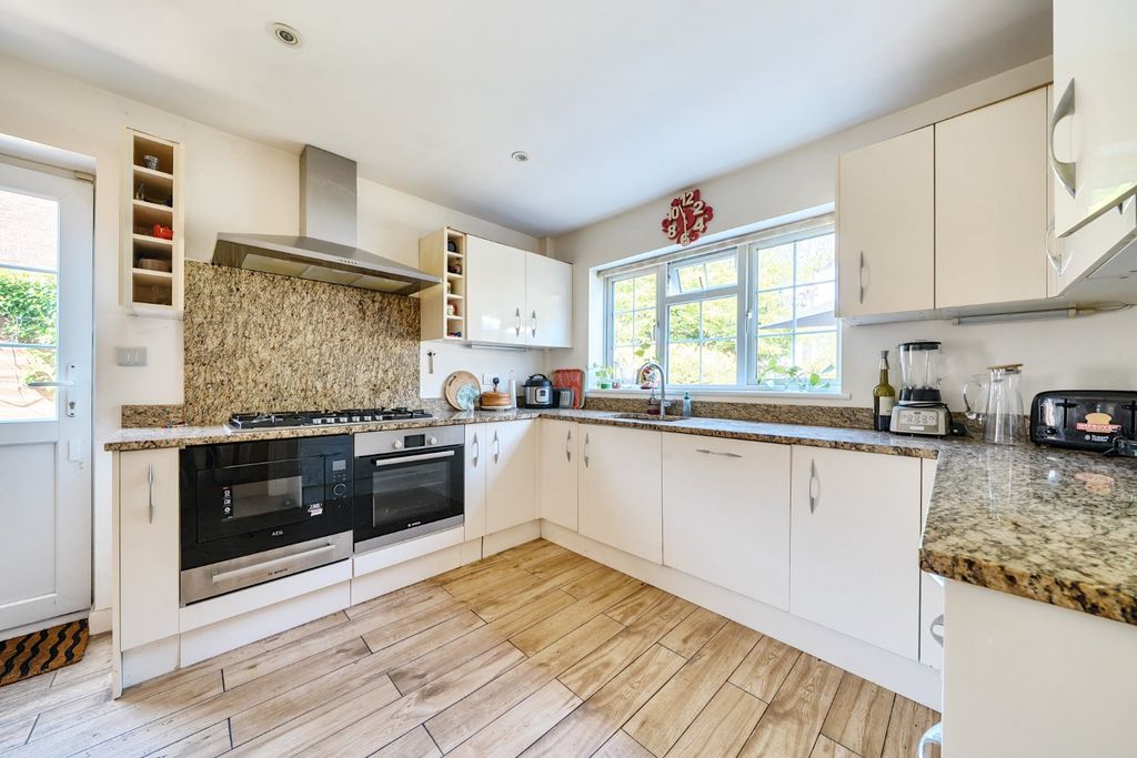 Property photo 3 of 19 Picture No. 07