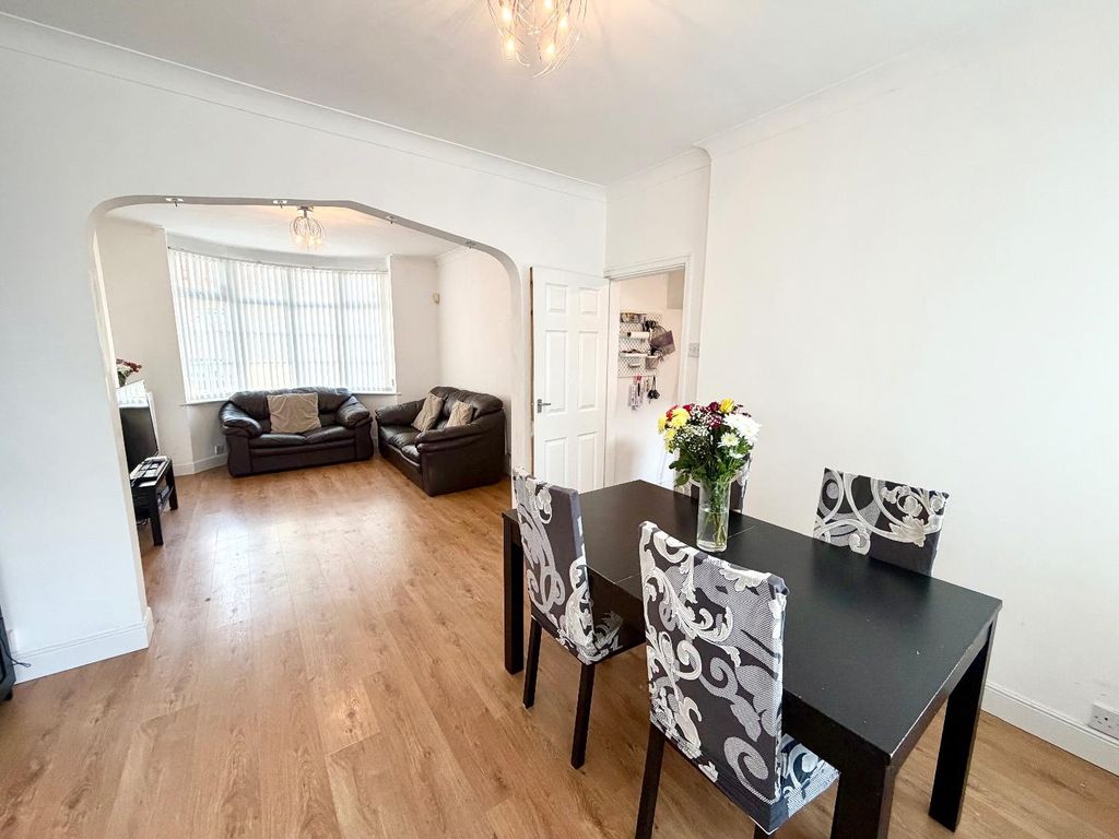 Property photo 2 of 14 Diner