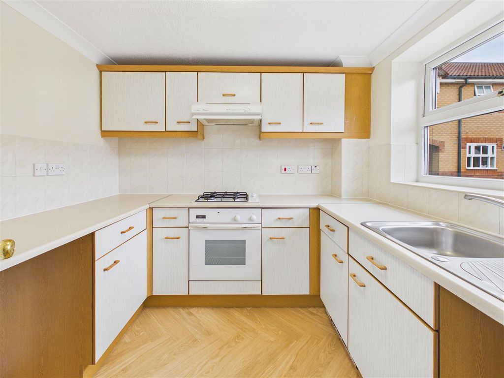 Property photo 2 of 7 Kitchen