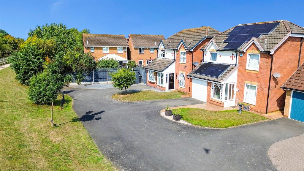 Property photo 2 of 41 Jacklin Close Branston (2).Jpg