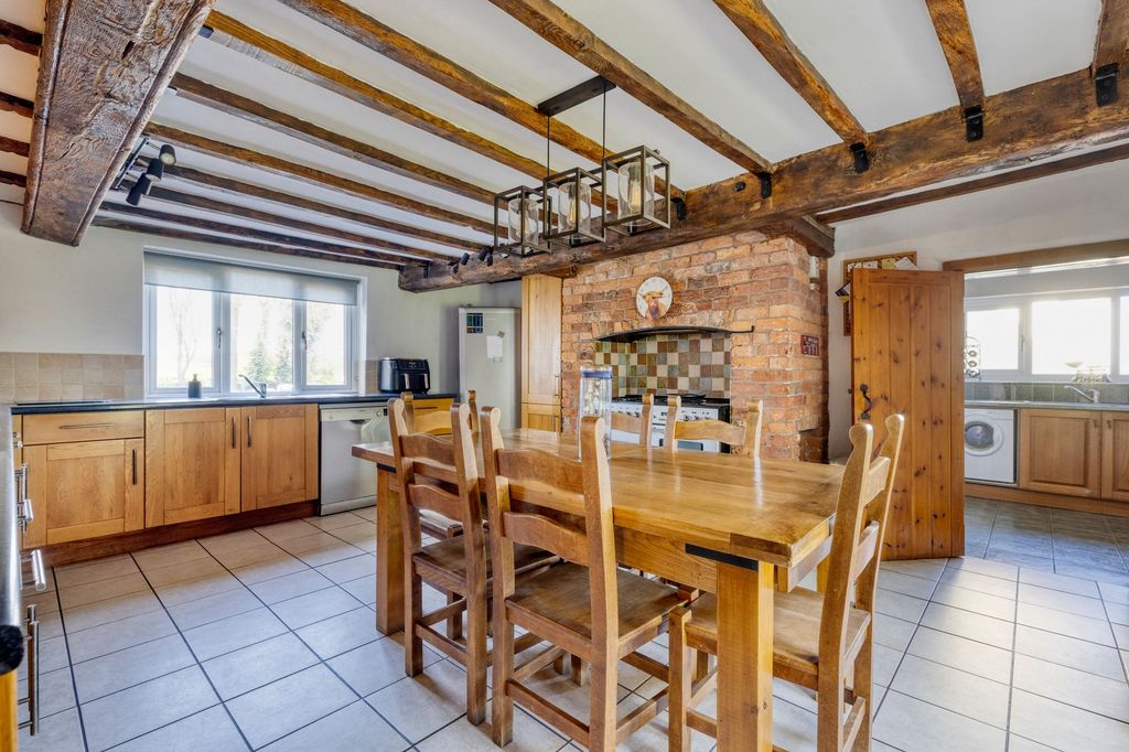 Property photo 3 of 35
