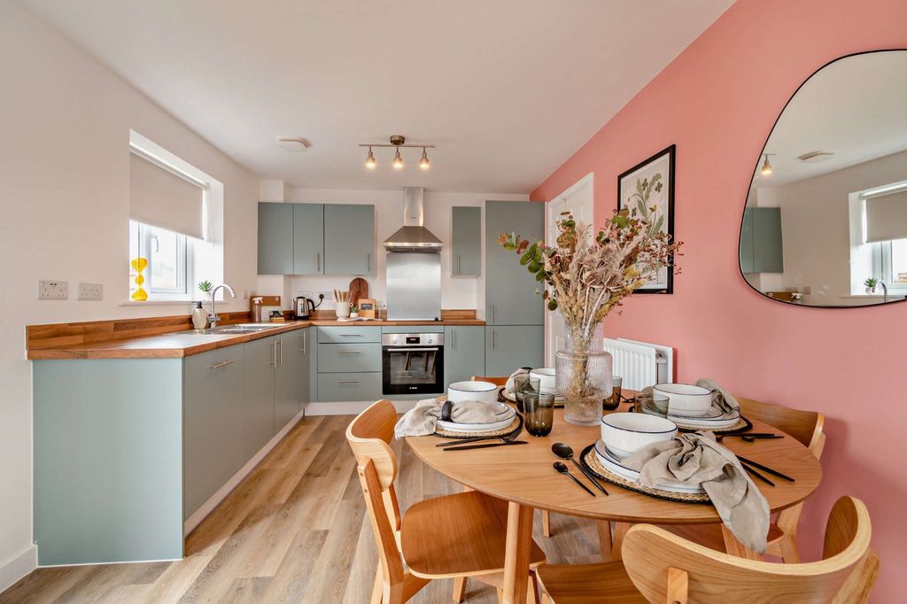 Property photo 2 of 25 Kitchen/Dining Room