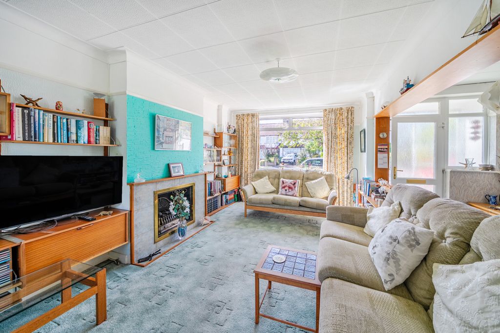 Property photo 2 of 19 1523506-11-6Aabf0...