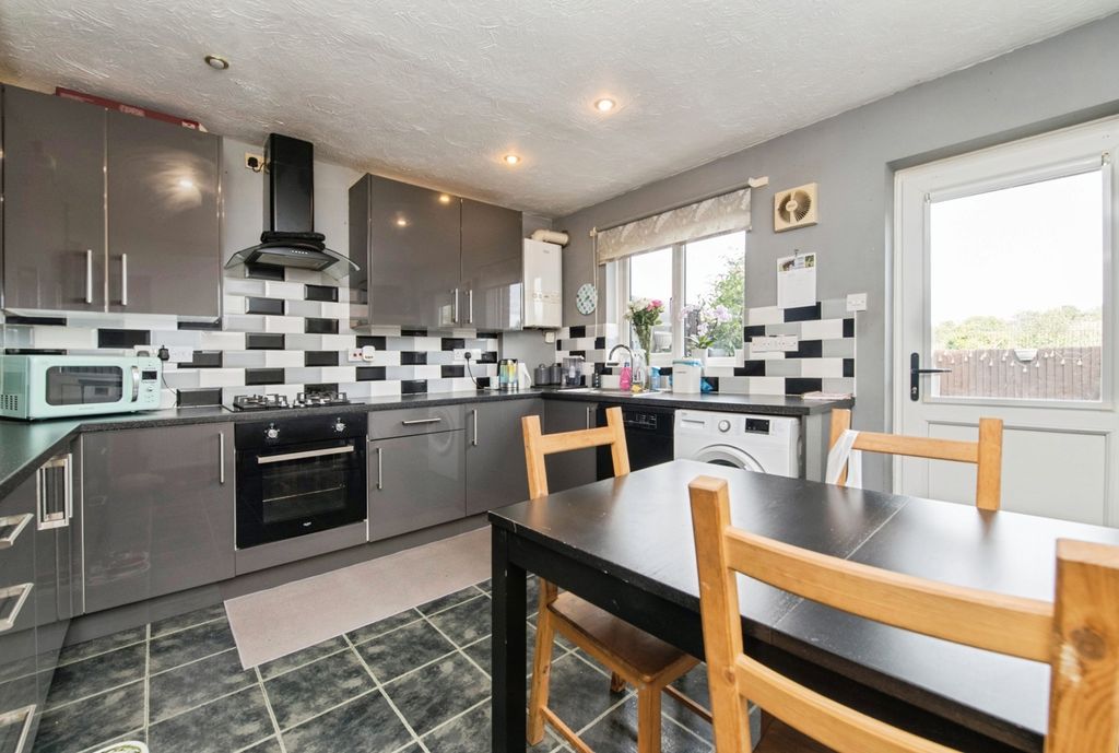 Property photo 2 of 17 Pbox-Img.Jpg
