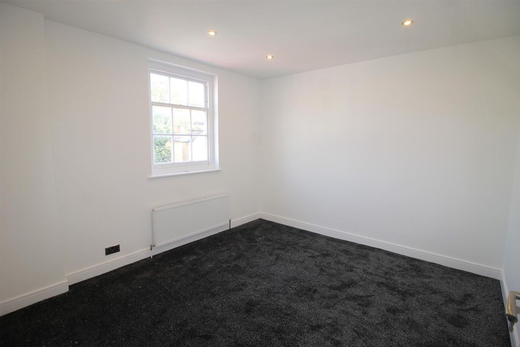 Property photo 3 of 9 Iooeqf4Dy7Cydeaobwuxl4x2v9S.Jpg