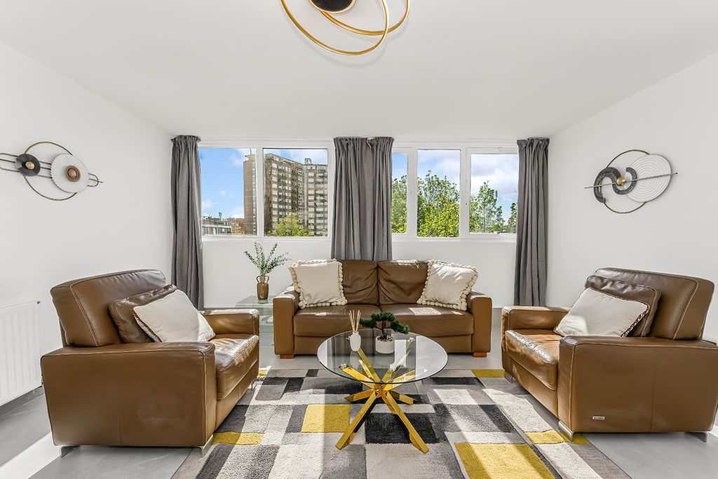 Property photo 3 of 31 Photo 34