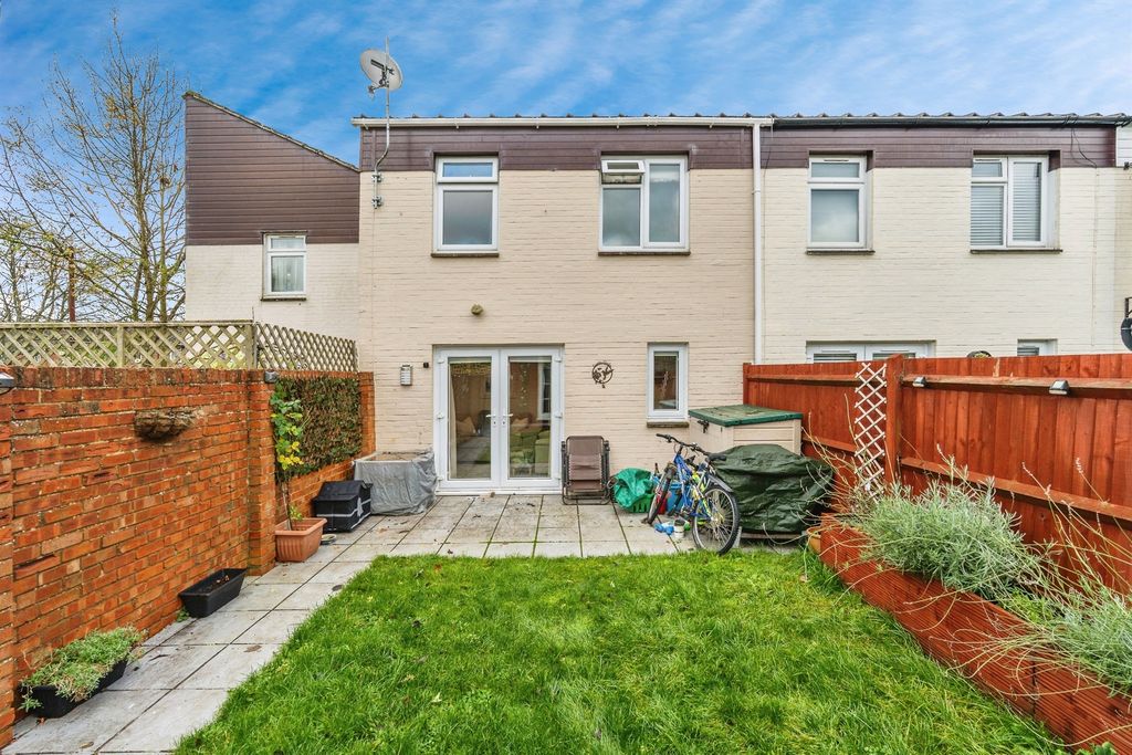 Property photo 1 of 11