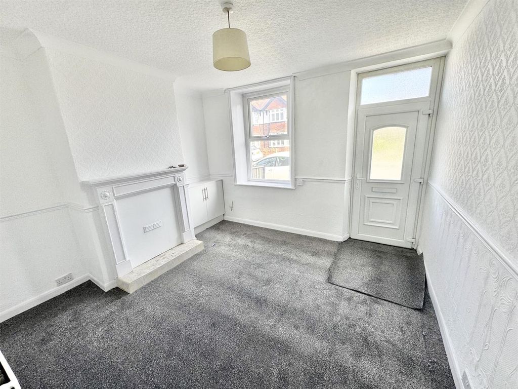 Property photo 2 of 8 9Fc1955E-7365-4Fb6-Bbbb-d28B082E3045.Jpeg