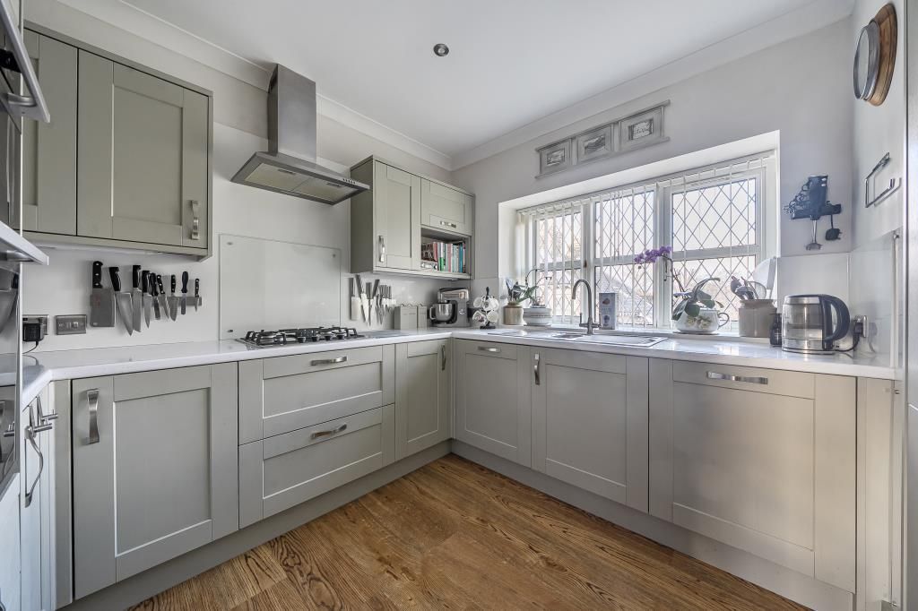 Property photo 3 of 22 Kitchen