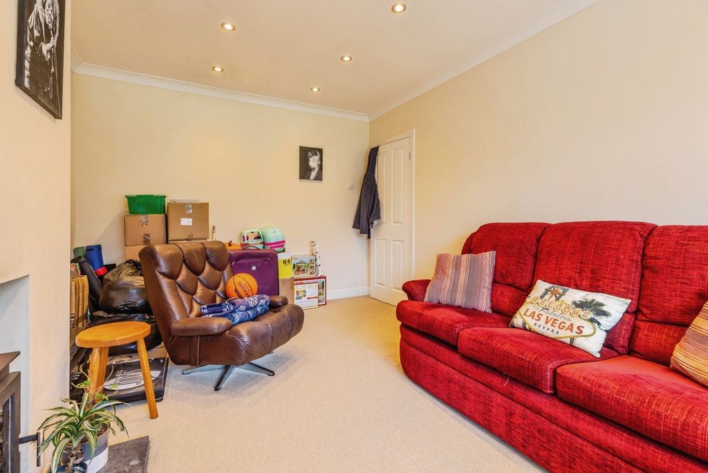 Property photo 3 of 13 Pbox-Img.Jpg
