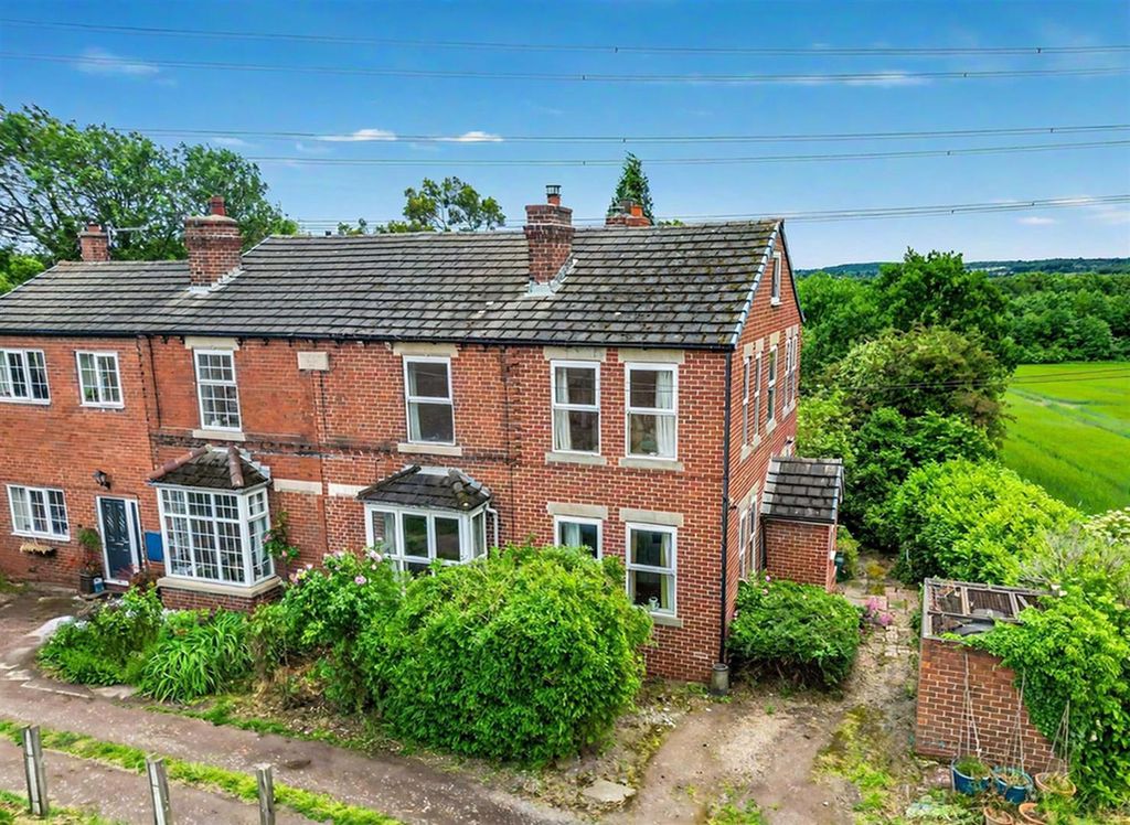 Property photo 2 of 33