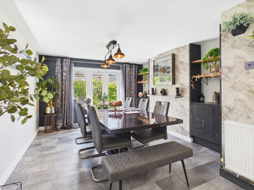Property photo 3 of 14 Dining Room