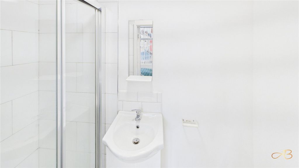 Property photo 2 of 2 Picture No. 05
