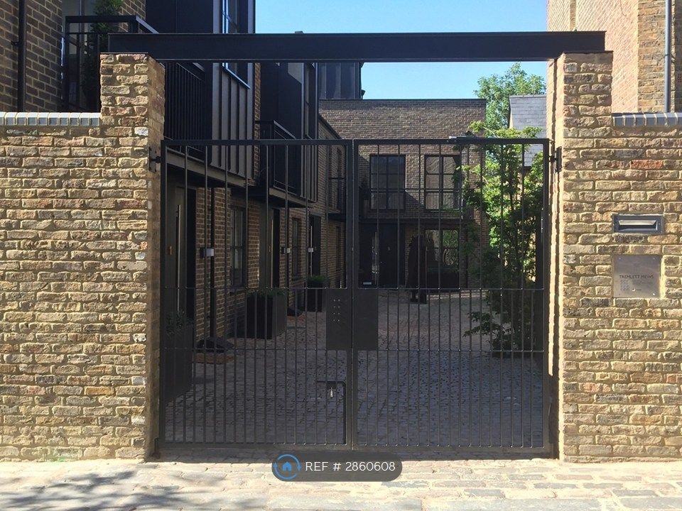 Property photo 2 of 13 Mews Gates