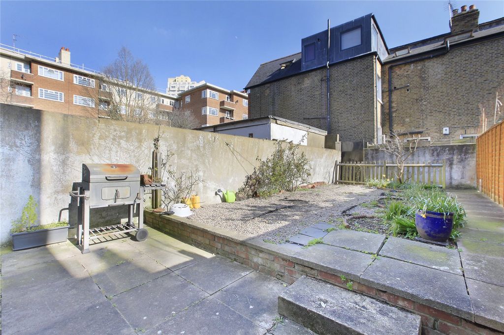 Property photo 3 of 10