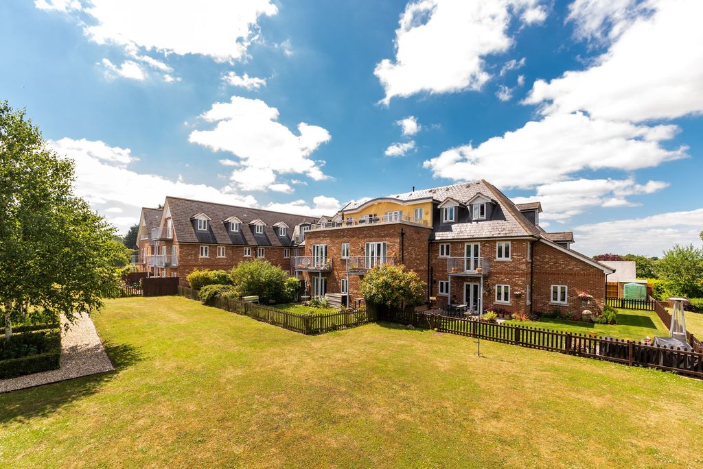 Property photo 1 of 20