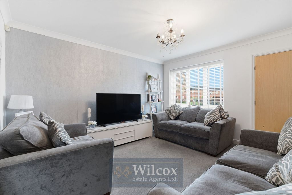 Property photo 2 of 19