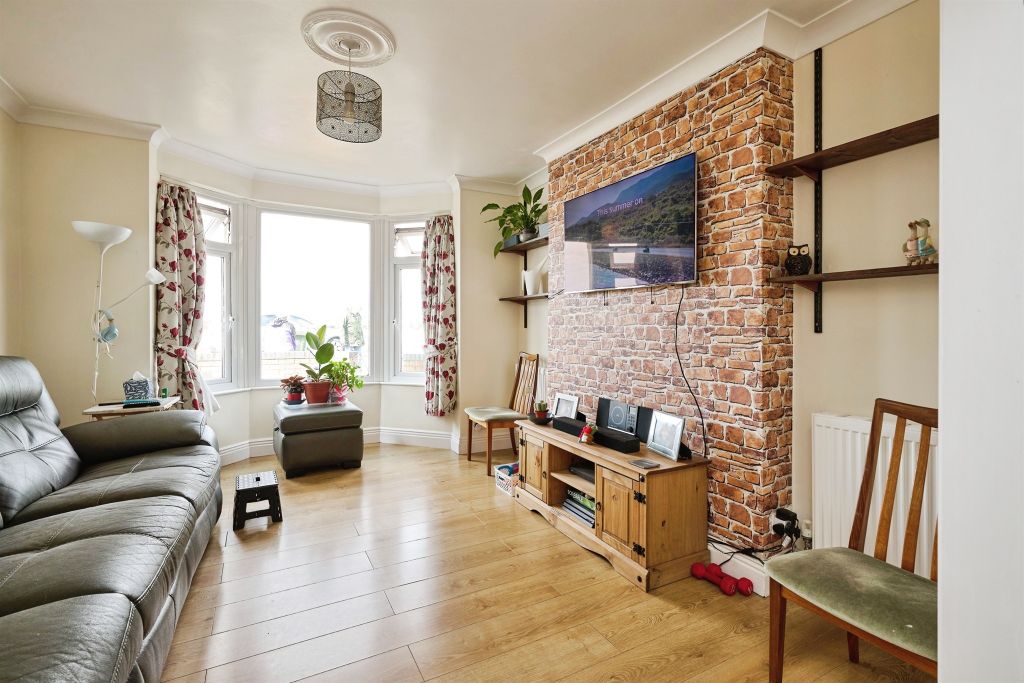 Property photo 3 of 12