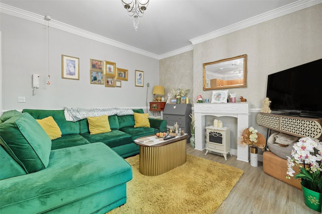 Property photo 2 of 14 Picture No. 10
