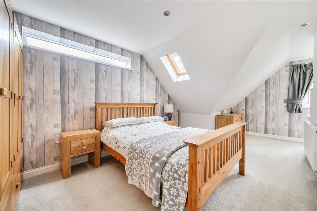 Additional image 10 of 4 bed detached house for saleThe Avenue, Crowthorne, Berkshire RG45