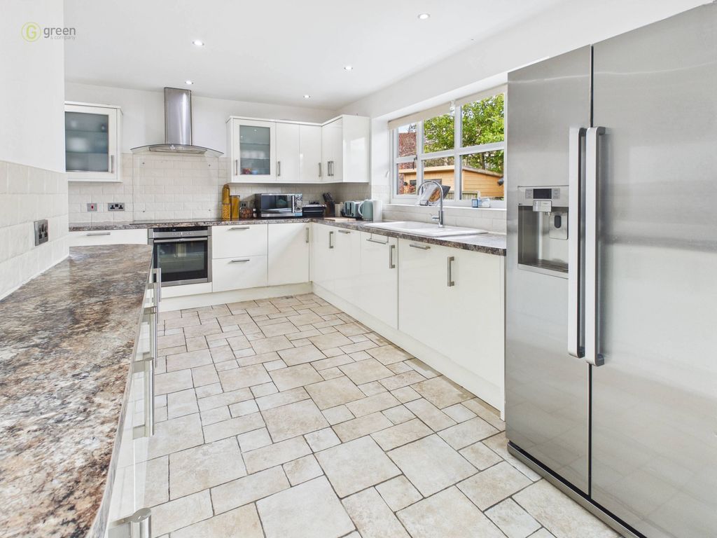 Property photo 2 of 24 Cam04425G0Pr0372Still023