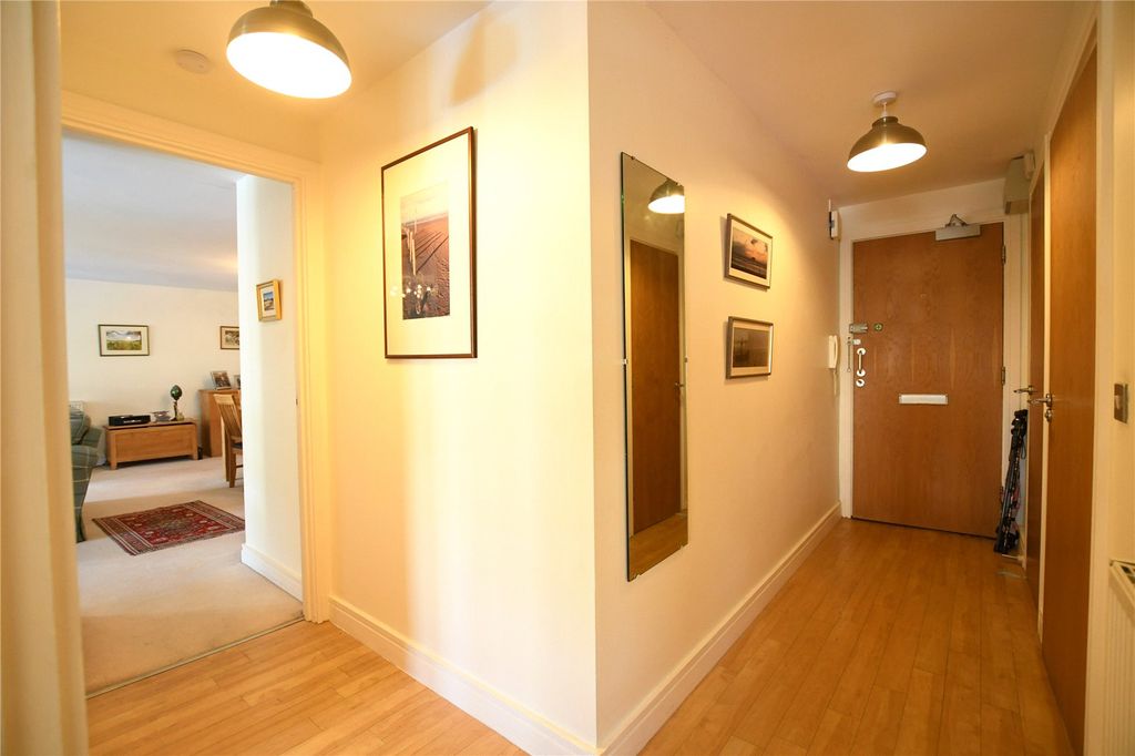Property photo 2 of 15 Picture No. 17