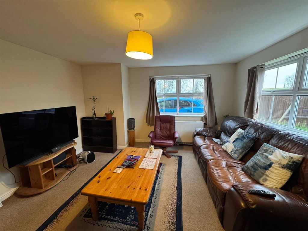 Property photo 3 of 8 Lounge 2.Jpeg