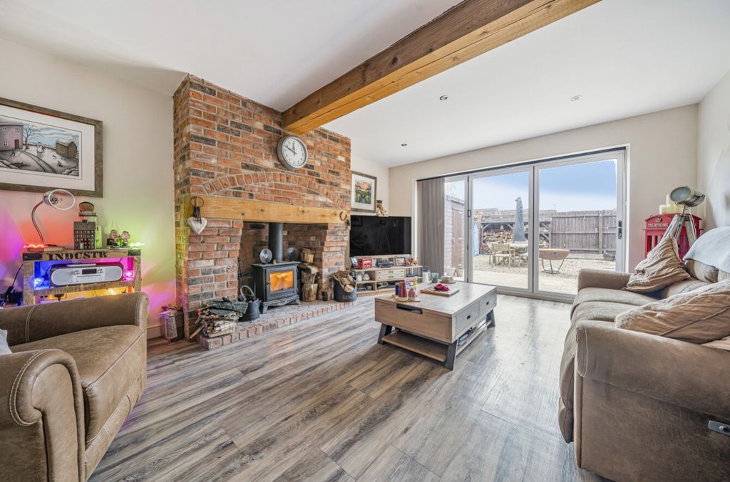 Property photo 2 of 24 1214148 (2)