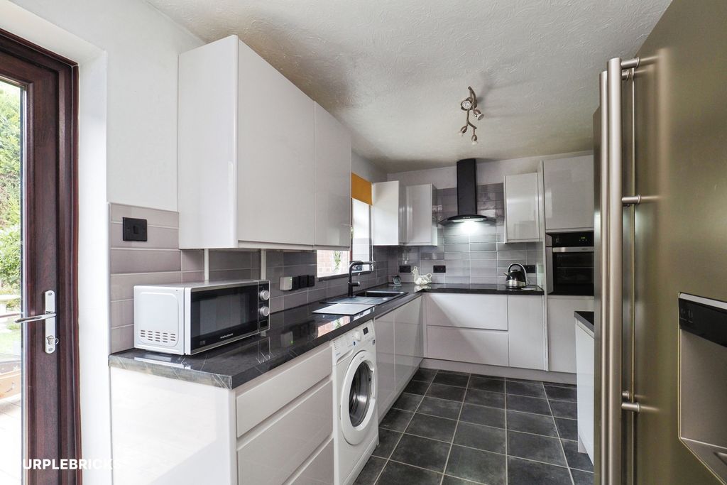 Property photo 2 of 22