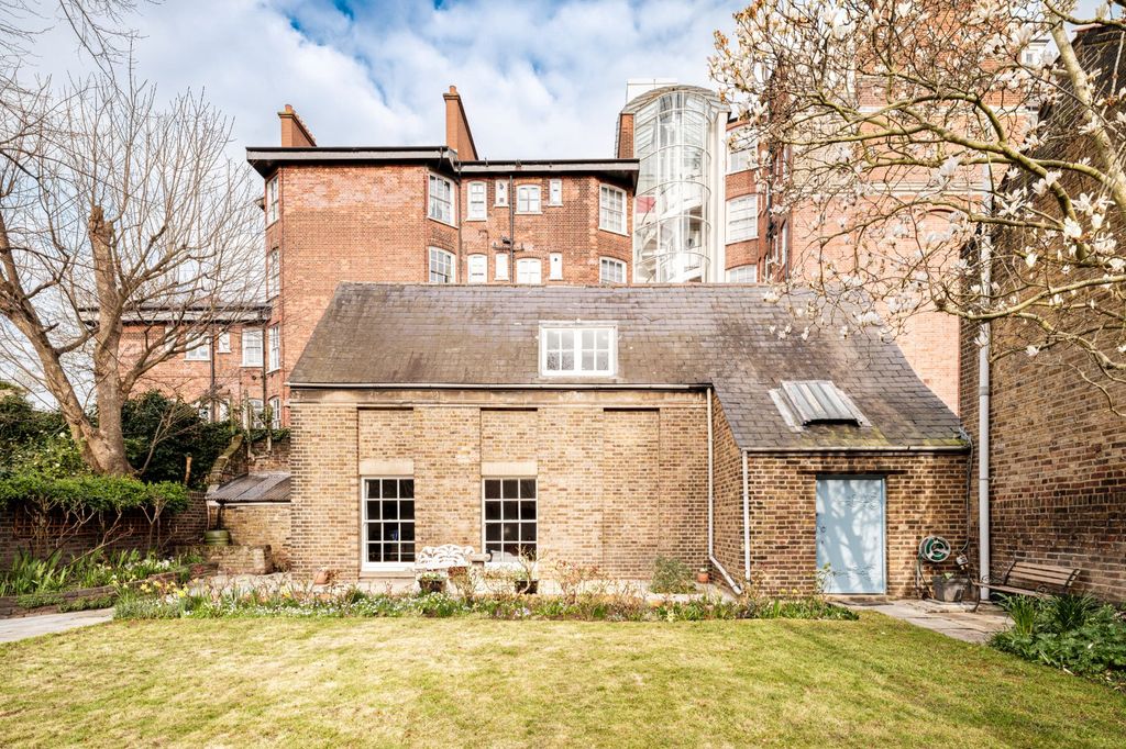 Property photo 2 of 12 Side Elevation