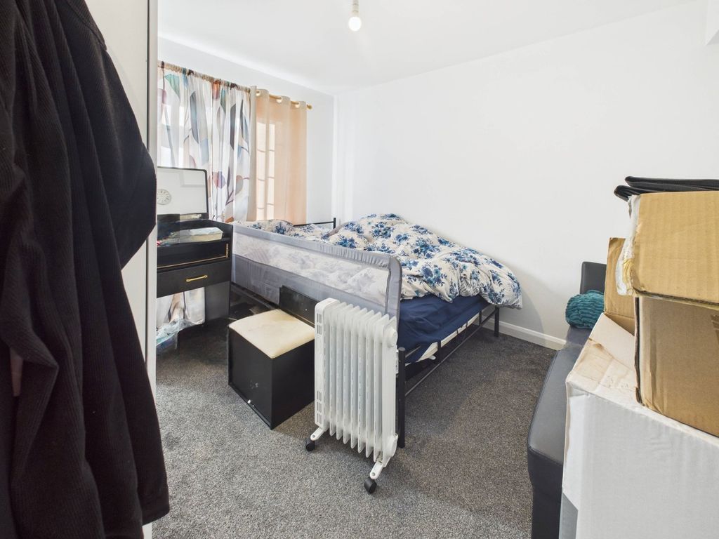 Property photo 3 of 8 Bedroom 1