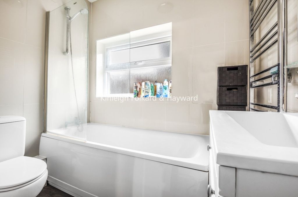 Property photo 3 of 6 A6F5258E-F43B-4d78-8
