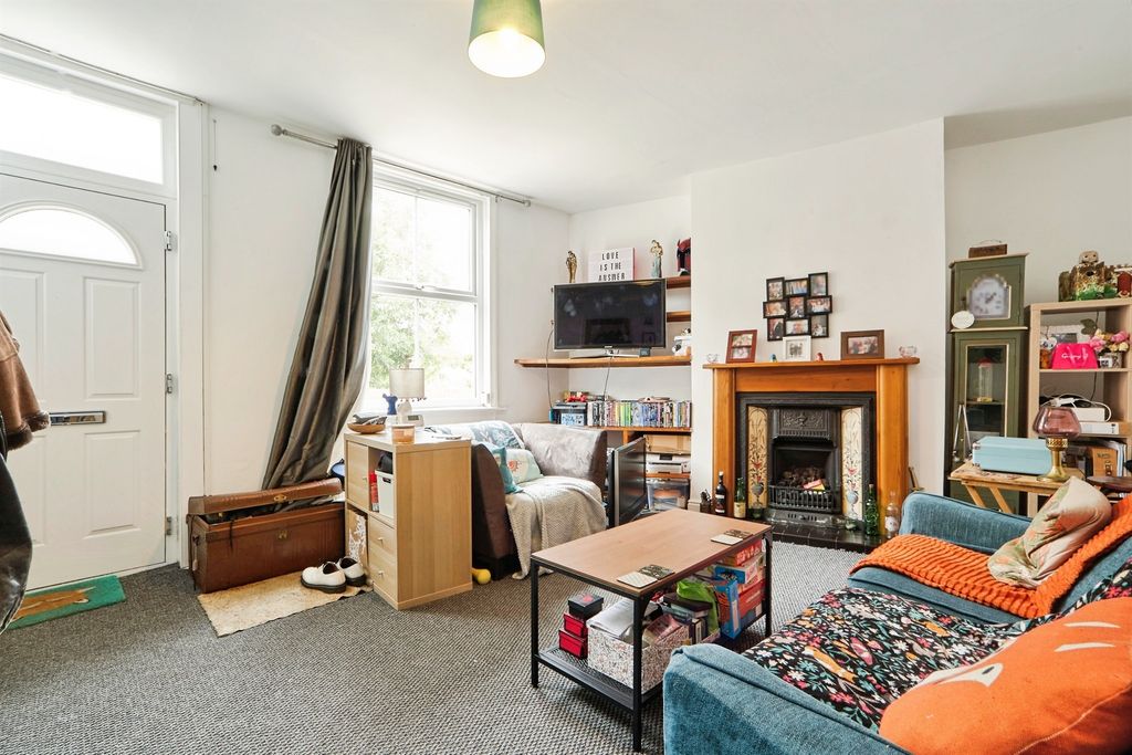 Property photo 2 of 14