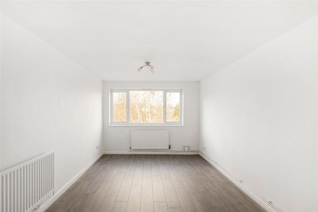 Property photo 3 of 13 Bedroom 1