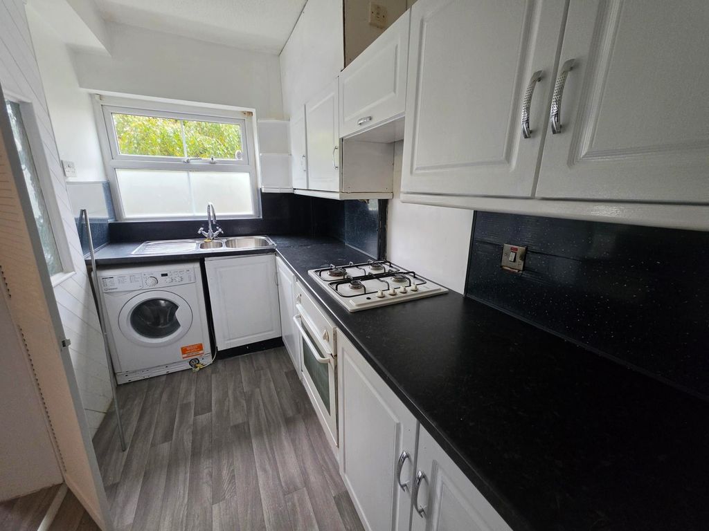 Property photo 3 of 16 Kitchen