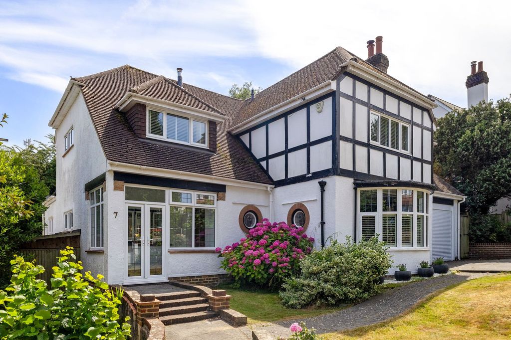 Property photo 1 of 36
