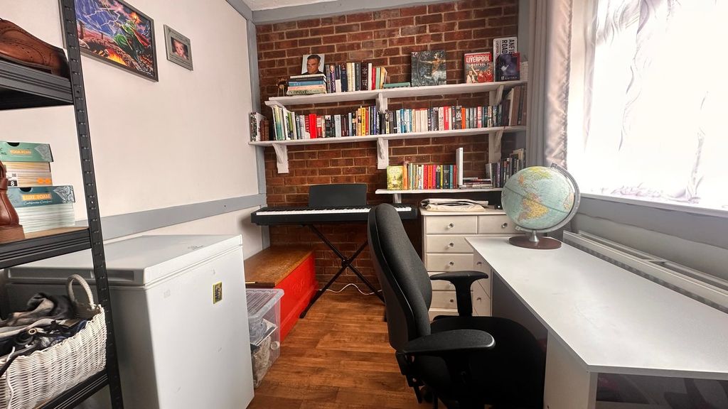 Property photo 2 of 13 Study/Bed 4