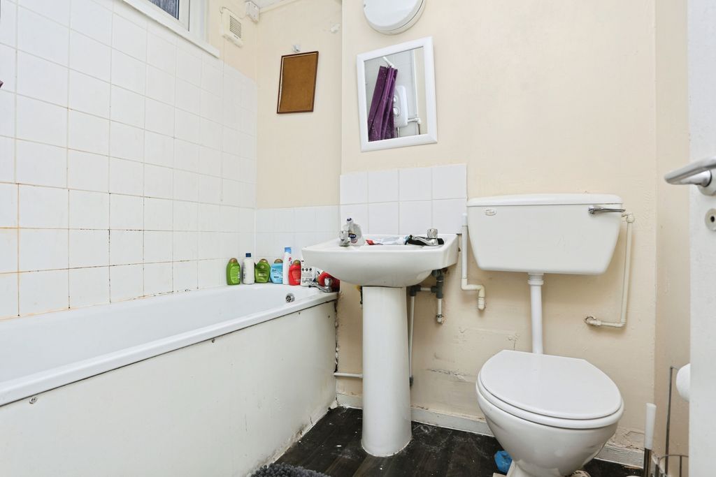 Property photo 3 of 9