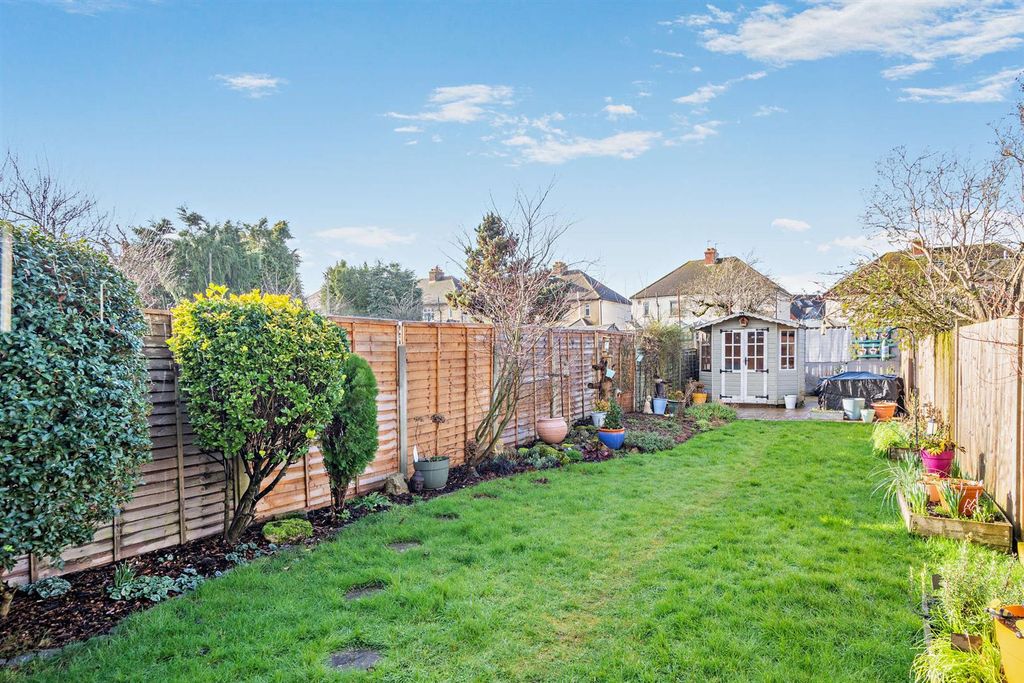 Property photo 2 of 15 8676786-Exterior04-800.Jpg