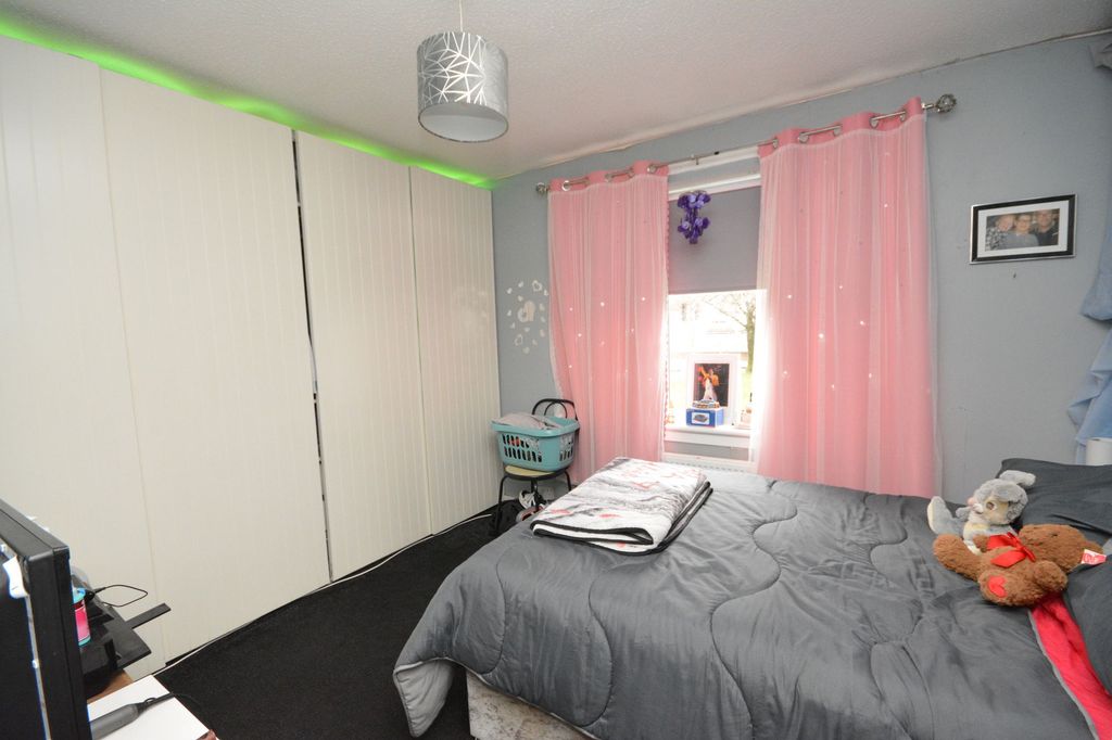 Additional image 5 of 2 bed flat for saleChisholm Place, Grangemouth FK3