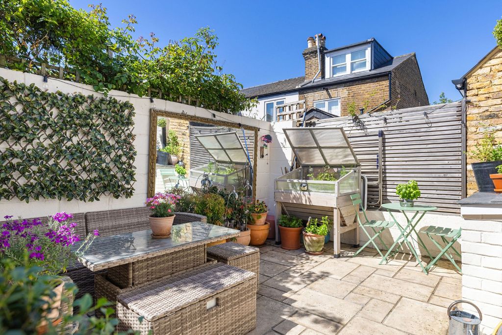 Property photo 2 of 15 5073271