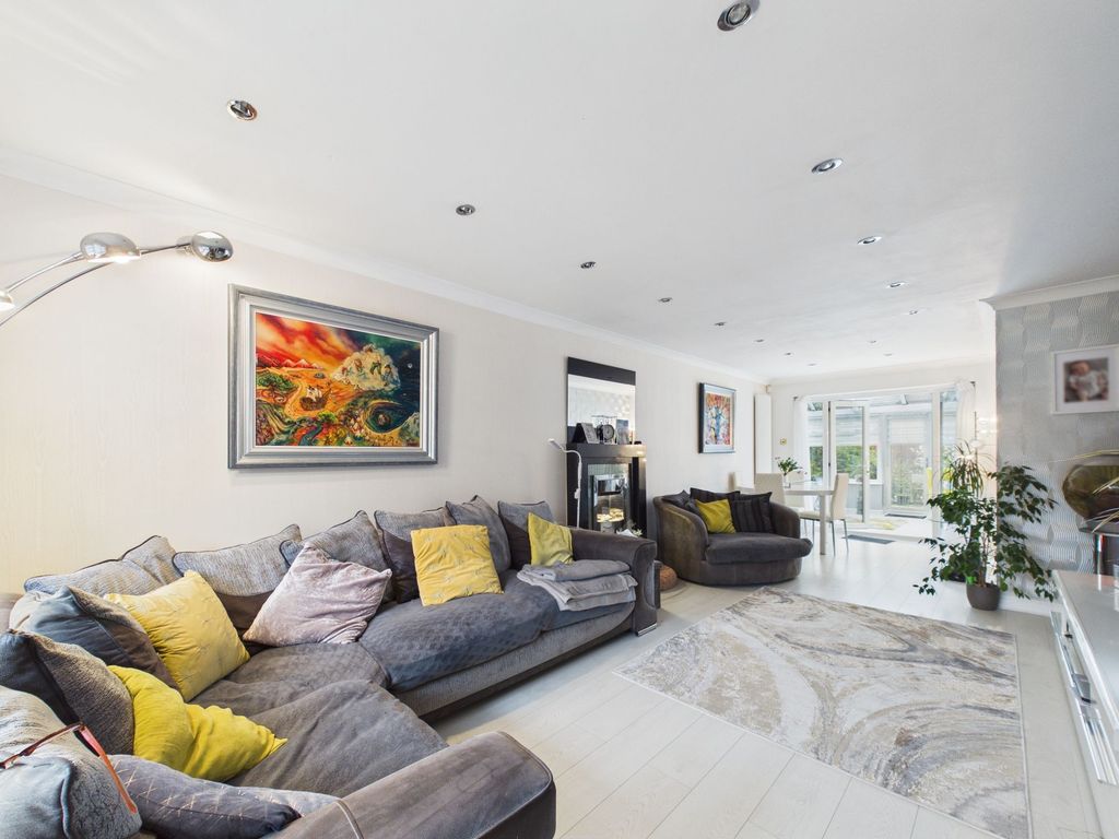 Property photo 2 of 35