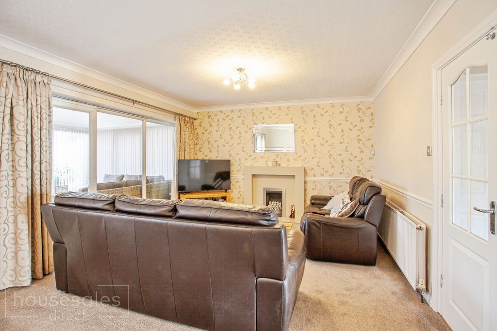 Property photo 3 of 14